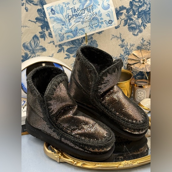 🆕 MOU 🧿 NWOT WOB Metallic Stingray Embossed Black Eskimo 18 Boot, Sz EU 37 - Picture 4 of 13
